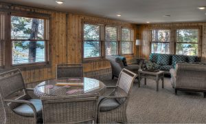 Madden's Wilson Bay Lodge Sitting Area